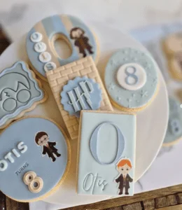 A cake created by an Edible Cake Toppers customer