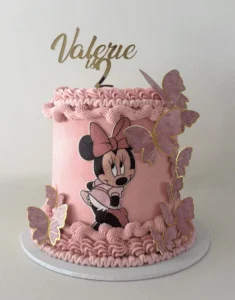 A cake created by an Edible Cake Toppers customer