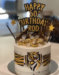 A cake created by an Edible Cake Toppers customer
