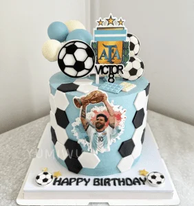 A cake created by an Edible Cake Toppers customer