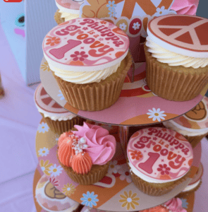 A cake created by an Edible Cake Toppers customer